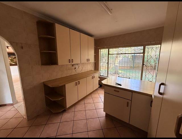 3 BEDROOM HOUSE FOR SALE IN BIRCHLEIGH NORTH